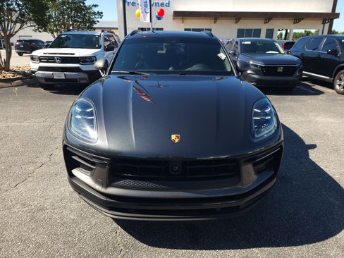 Used 2025 Porsche Macan Turbo AWD/4WD image 10