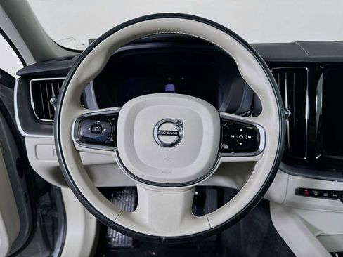 Used 2024 Volvo XC60 B5 Core w/ Climate Package AWD/4WD image 11