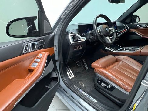 Used 2023 BMW X7 M60i image 23