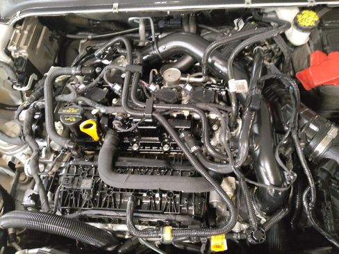 Used 2020 Ford Fusion SE image 30