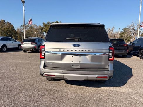 Used 2024 Ford Expedition Limited image 7