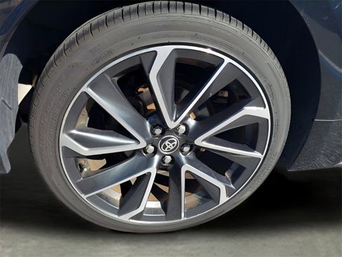 Used 2020 Toyota Corolla XSE image 11