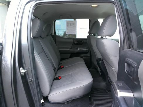 Used 2018 Toyota Tacoma SR5 image 21