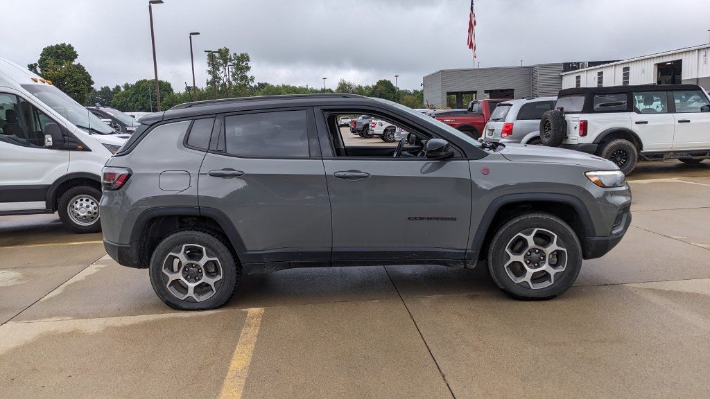 Used 2022 Jeep Compass Trailhawk w/ Trailhawk Elite Group AWD/4WD image 2