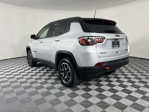 Used 2024 Jeep Compass Trailhawk image 6