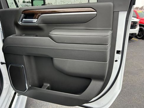 New 2026 GMC Sierra 2500 SLE w/ SLE Value Package; image 16