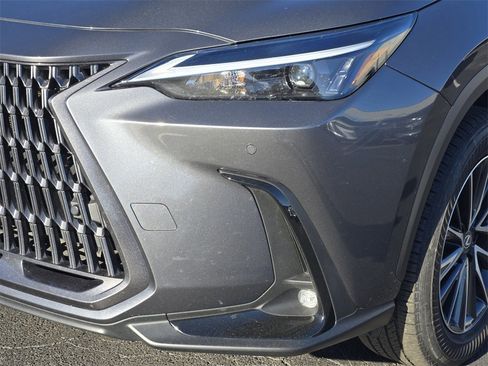 Used 2025 Lexus NX 250 FWD w/ Towing Package (2000 Lbs) image 10