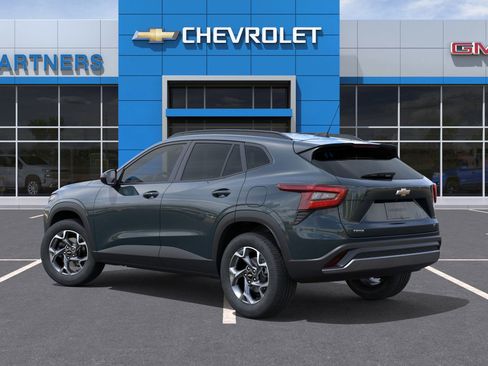 New 2026 Chevrolet Trax LT image 4