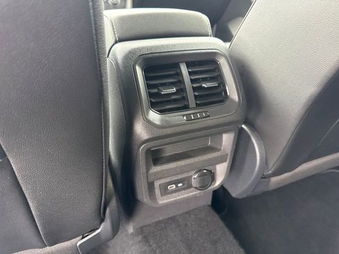 Used 2021 Volkswagen Tiguan SE AWD/4WD image 15
