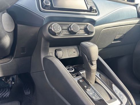 Used 2025 Nissan Versa SV image 39