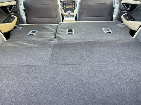 Used 2025 Subaru Outback Limited AWD/4WD image 12