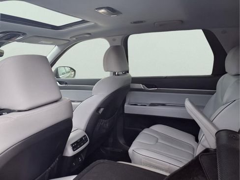 Used 2025 Hyundai Palisade SEL FWD image 14