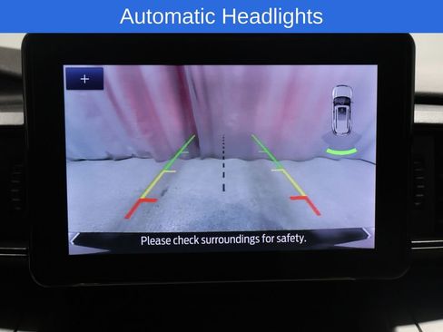 Used 2022 Ford Explorer XLT image 6