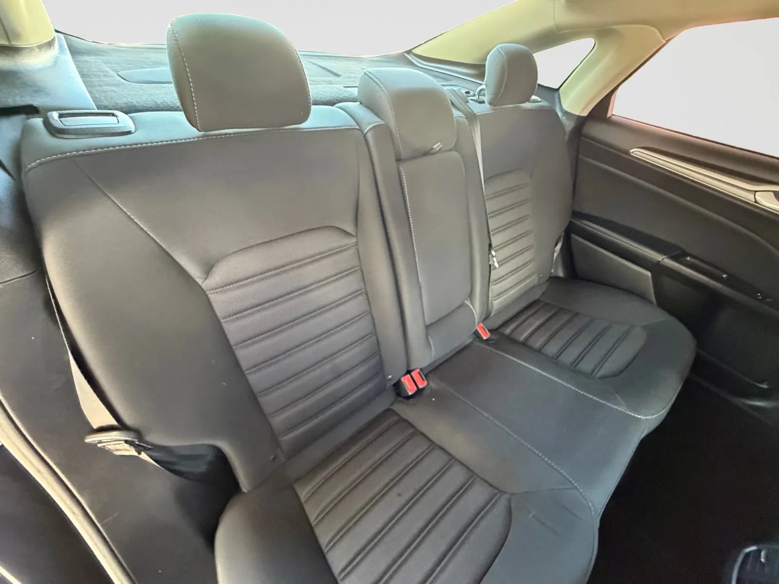 Used 2017 Ford Fusion SE w/ Fusion SE Technology Package FWD image 18