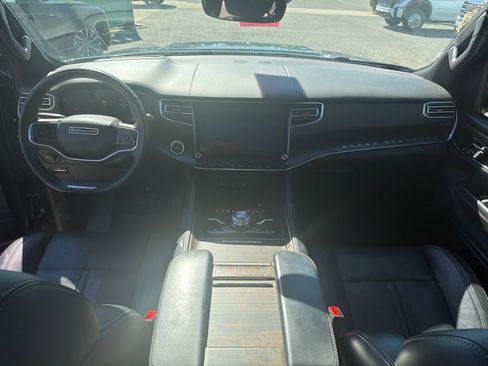 Used 2023 Jeep Grand Wagoneer 4WD image 9