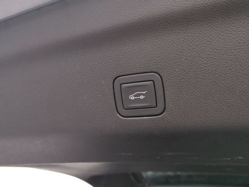 Used 2025 Chevrolet Tahoe LT AWD/4WD image 15