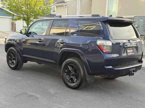 Used 2019 Toyota 4Runner SR5 Premium AWD/4WD image 4