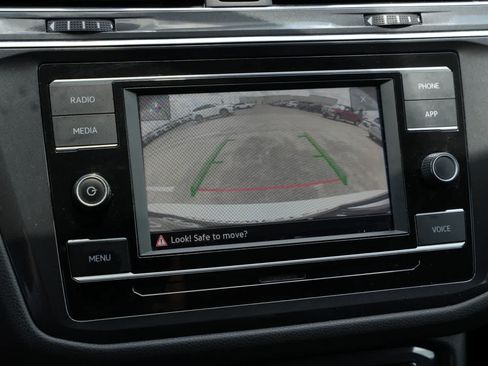 Used 2021 Volkswagen Tiguan S FWD image 13