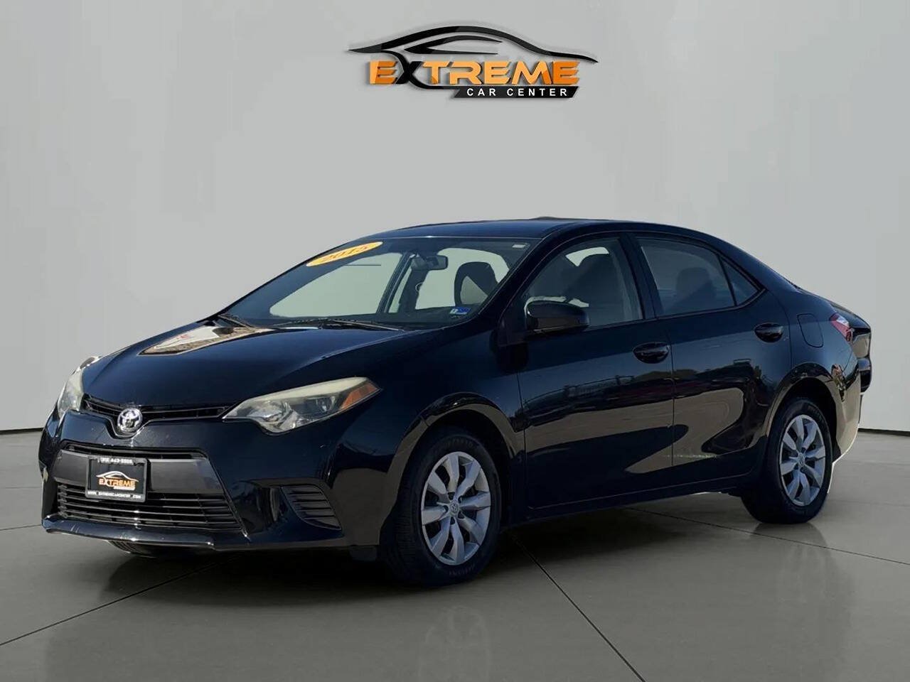 Used 2015 Toyota Corolla LE FWD image 2