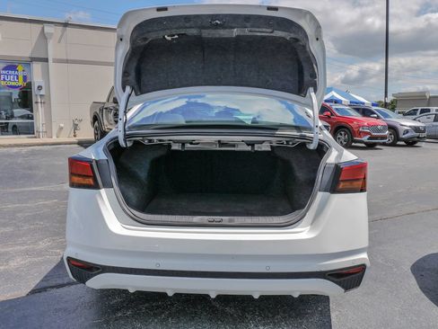 Used 2025 Nissan Altima 2.5 SV FWD image 14