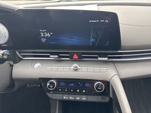 Used 2024 Hyundai Elantra SEL image 13