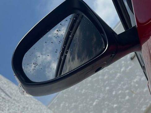 Used 2020 Toyota C-HR XLE FWD image 16