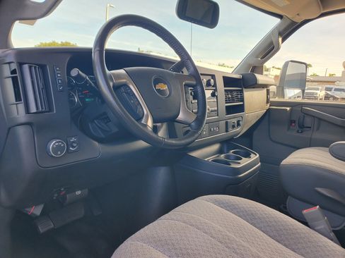 Used 2019 Chevrolet Express 3500 w/ Power Convenience Package image 9