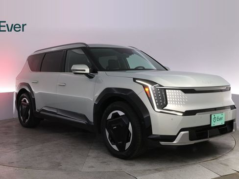 Used 2024 Kia EV9 Land AWD/4WD image 13