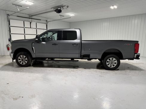 Used 2024 Ford F250 XLT image 3