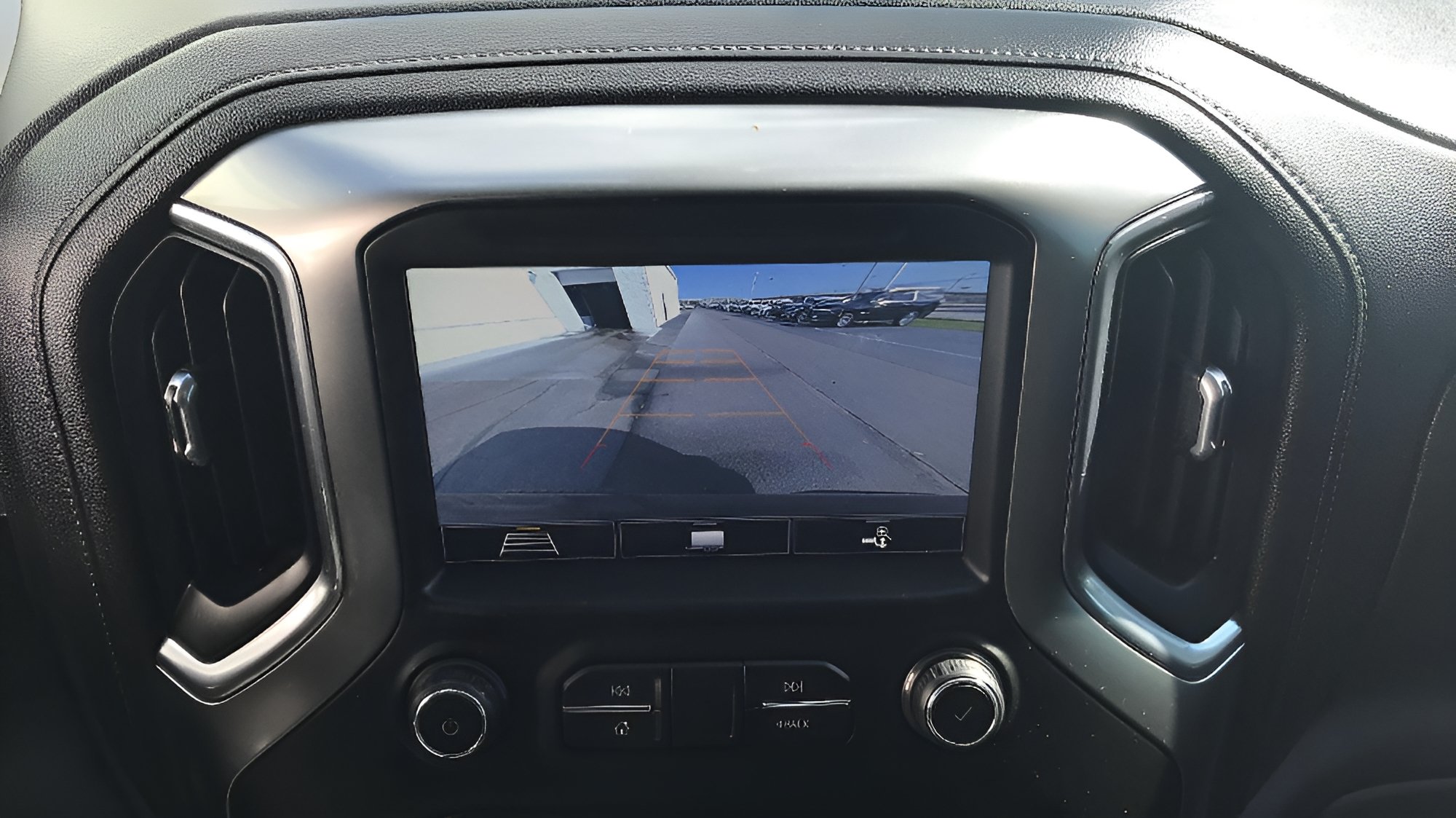 Used 2020 Chevrolet Silverado 1500 RST AWD/4WD image 15