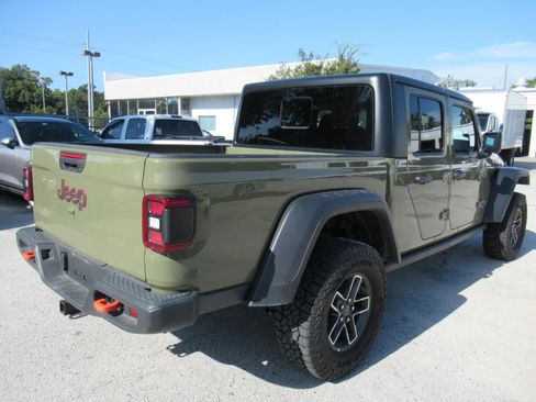 Used 2026 Jeep Gladiator Mojave AWD/4WD image 4