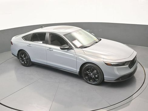 Used 2025 Honda Accord SE image 51