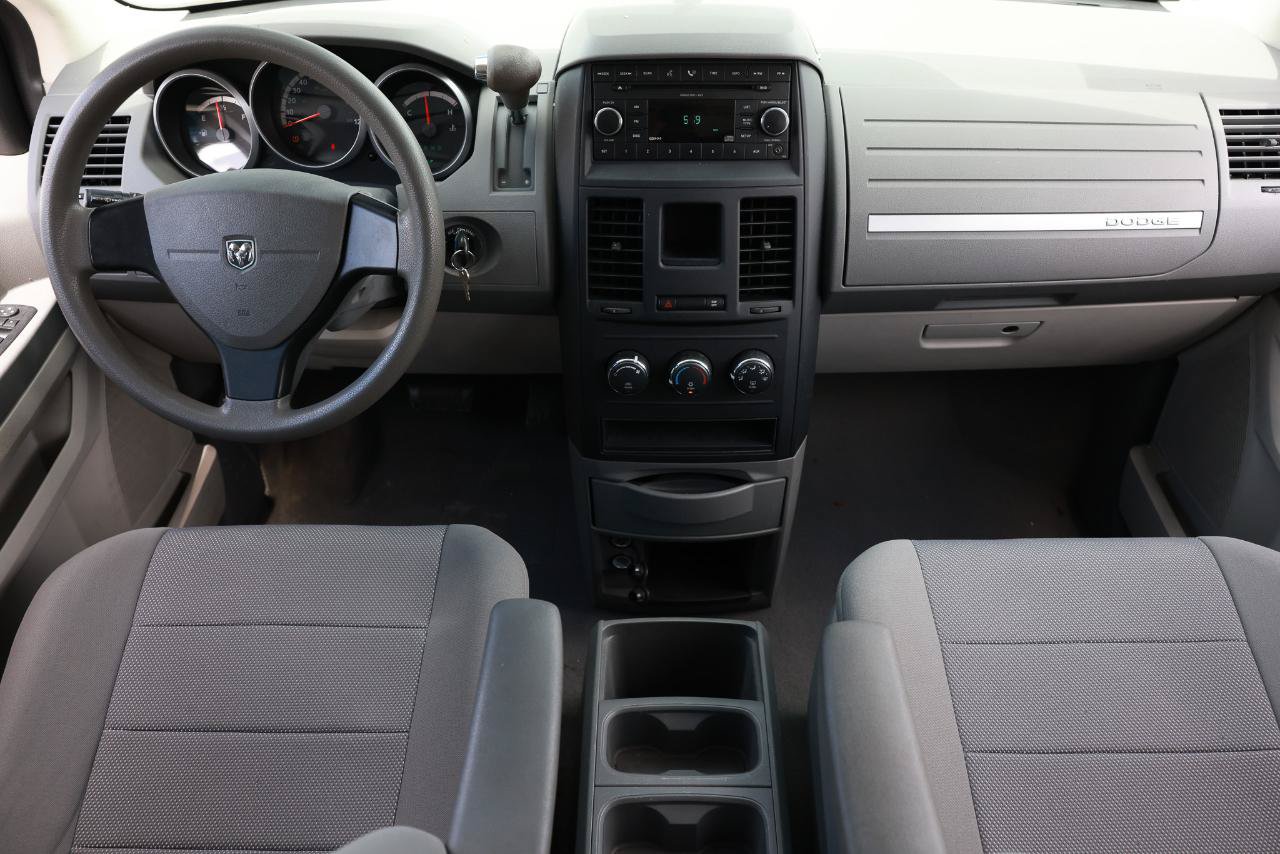 Used 2008 Dodge Grand Caravan SE FWD image 22