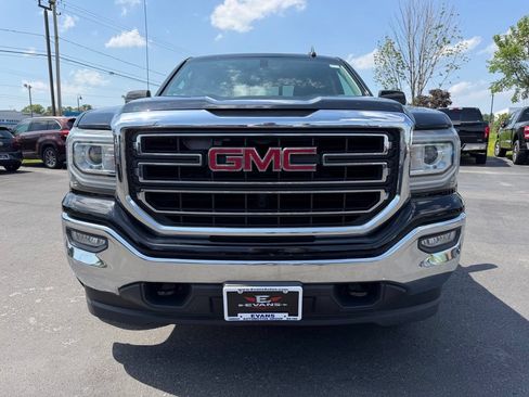 Used 2017 GMC Sierra 1500 SLE w/ SLE Value Package AWD/4WD image 2