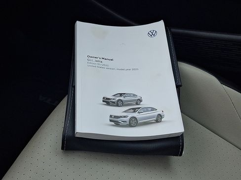 Used 2021 Volkswagen Jetta R-Line FWD image 25