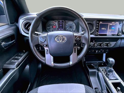 Certified 2020 Toyota Tacoma TRD Off-Road w/ Technology Package AWD/4WD image 6