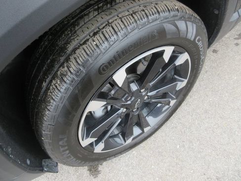 Certified 2025 Chevrolet Equinox RS FWD image 14
