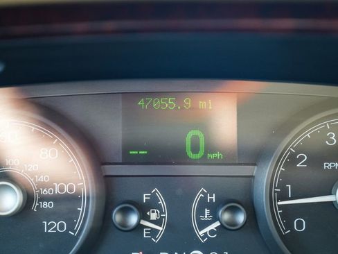 Used 2008 Lincoln Town Car Signature Limited image 26