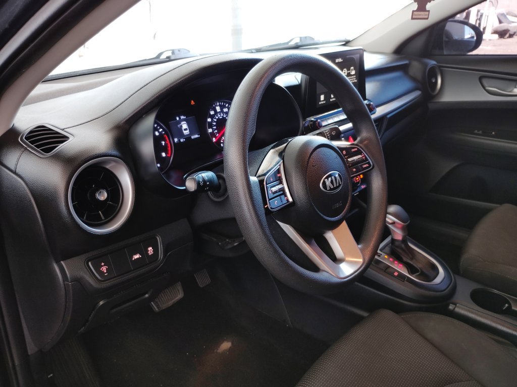 Used 2020 Kia Forte LXS FWD image 22