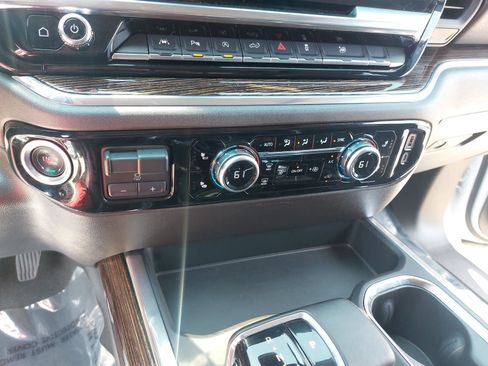 Used 2025 GMC Sierra 1500 Elevation w/ Elevation Premium Package AWD/4WD image 23