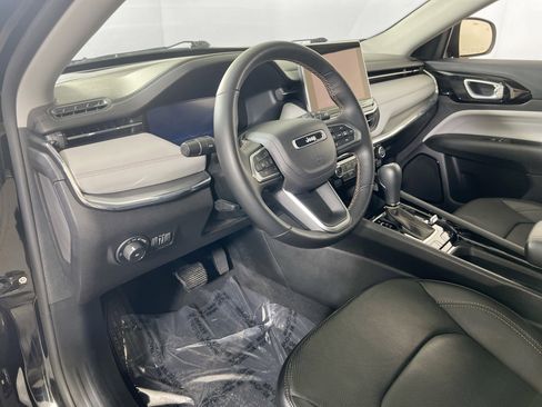 Used 2022 Jeep Compass Limited w/ Elite Group AWD/4WD image 9