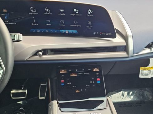 Used 2026 Cadillac Vistiq Premium Luxury image 31