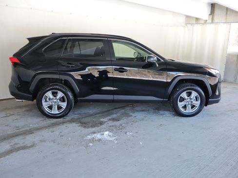 Used 2025 Toyota RAV4 LE image 4