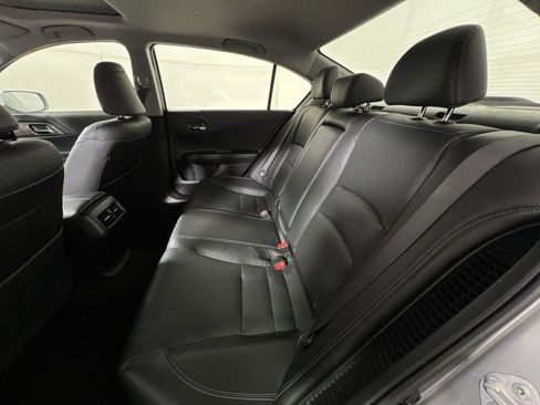 Used 2017 Honda Accord Touring image 25