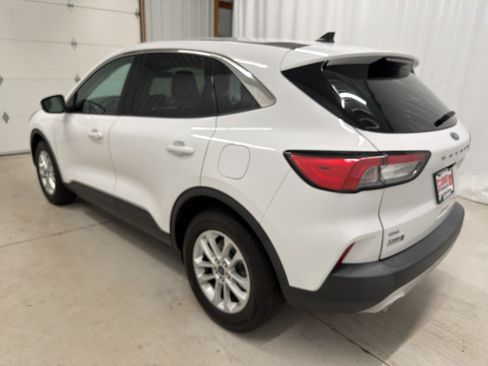 Used 2021 Ford Escape SE FWD image 11