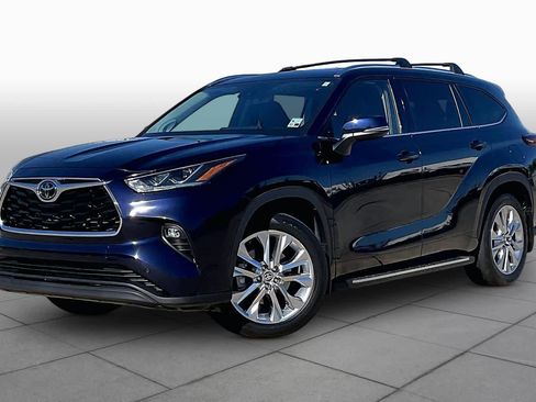 Used 2024 Toyota Highlander Limited AWD/4WD image 2