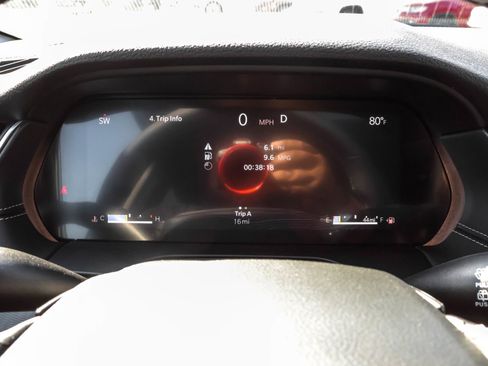 New 2025 Jeep Grand Cherokee Altitude image 22