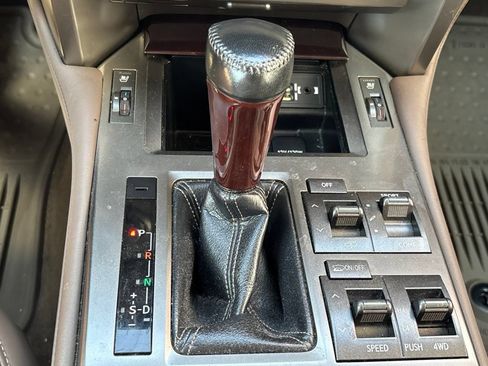 Used 2017 Lexus GX 460 Luxury AWD/4WD image 14