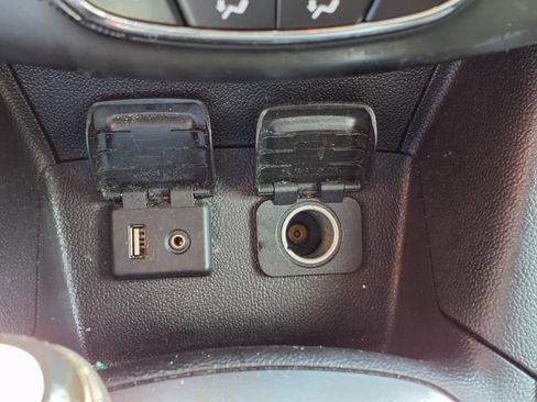 Used 2018 Chevrolet Cruze LT FWD image 14