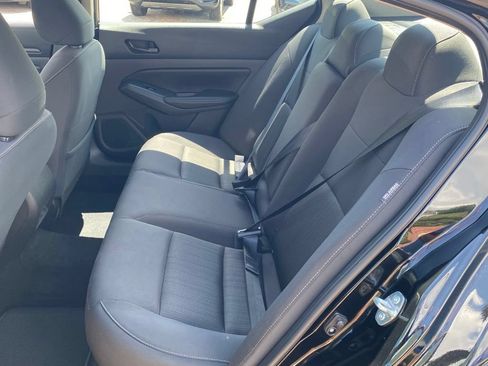 Used 2025 Nissan Altima 2.5 SV FWD image 8